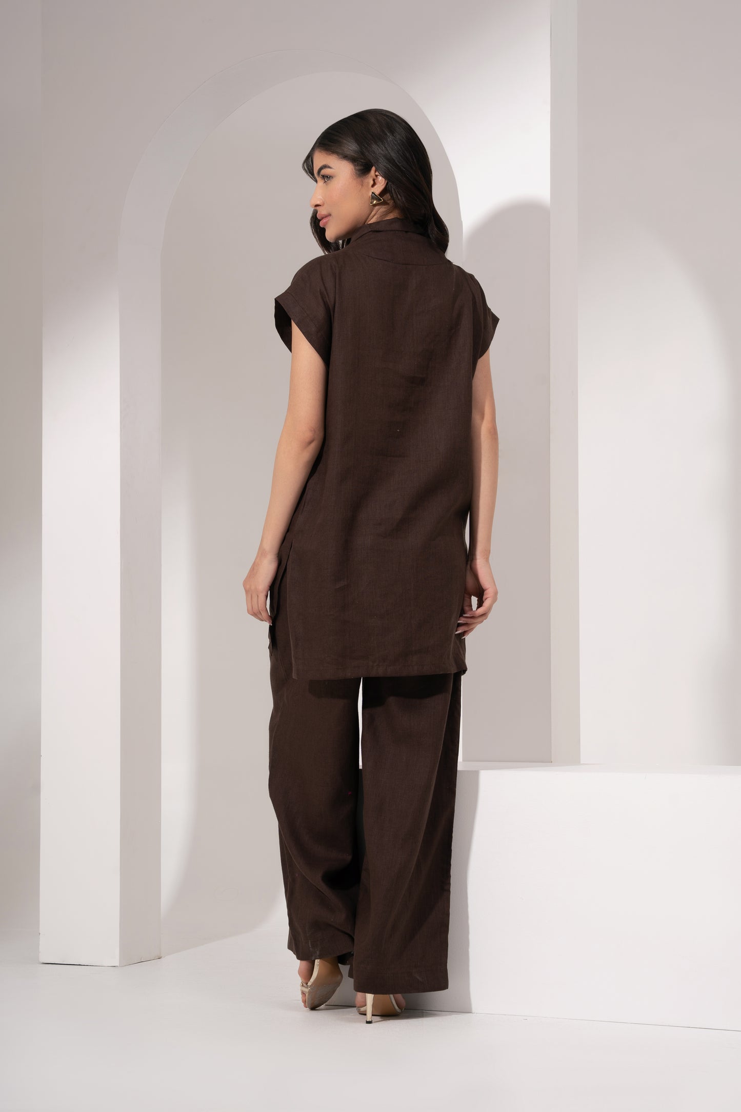 Wood Brown High-Neck Kaftan