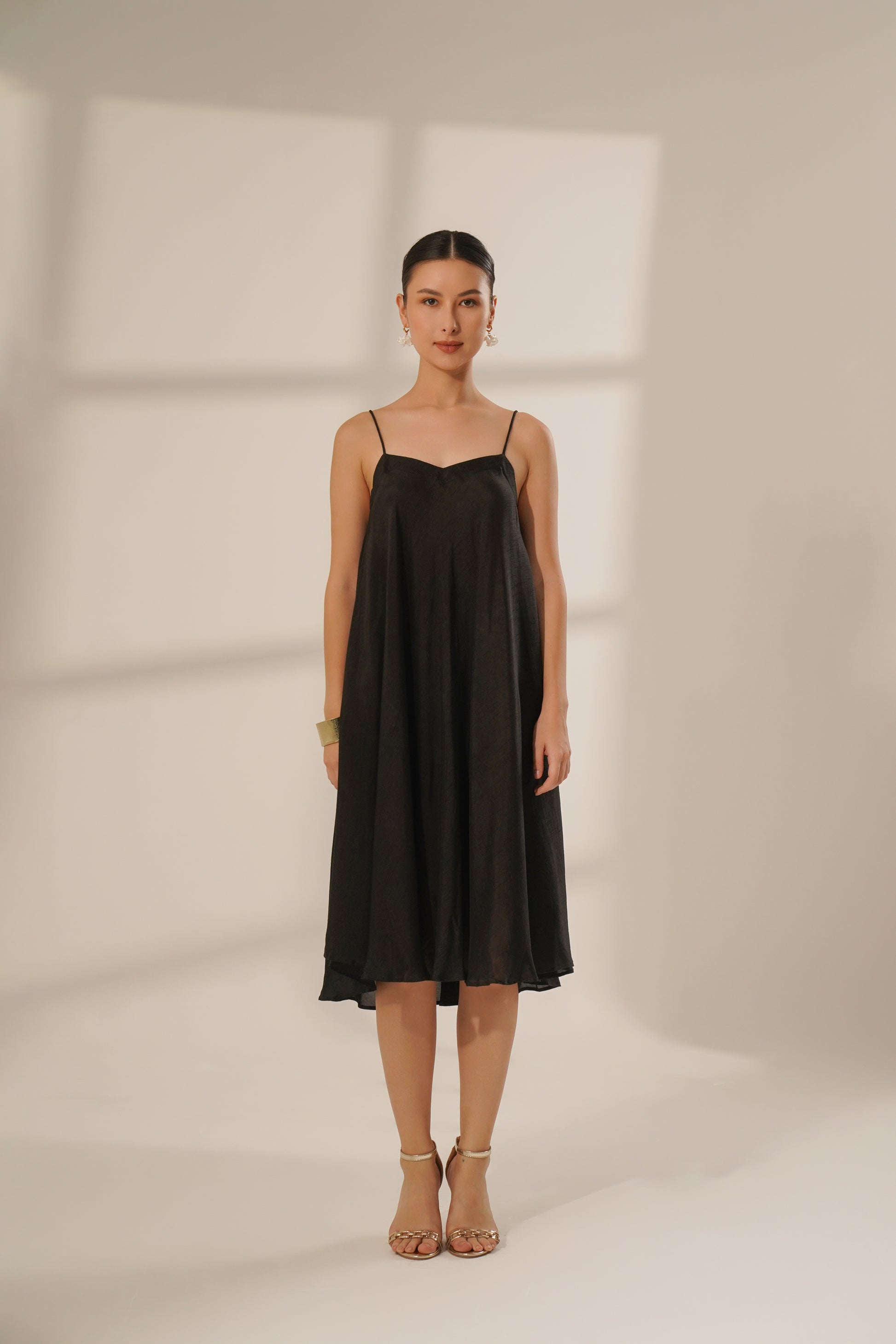 Buy Flowy Midi Dress Stylish Westernwear Mugasa – MUGASA