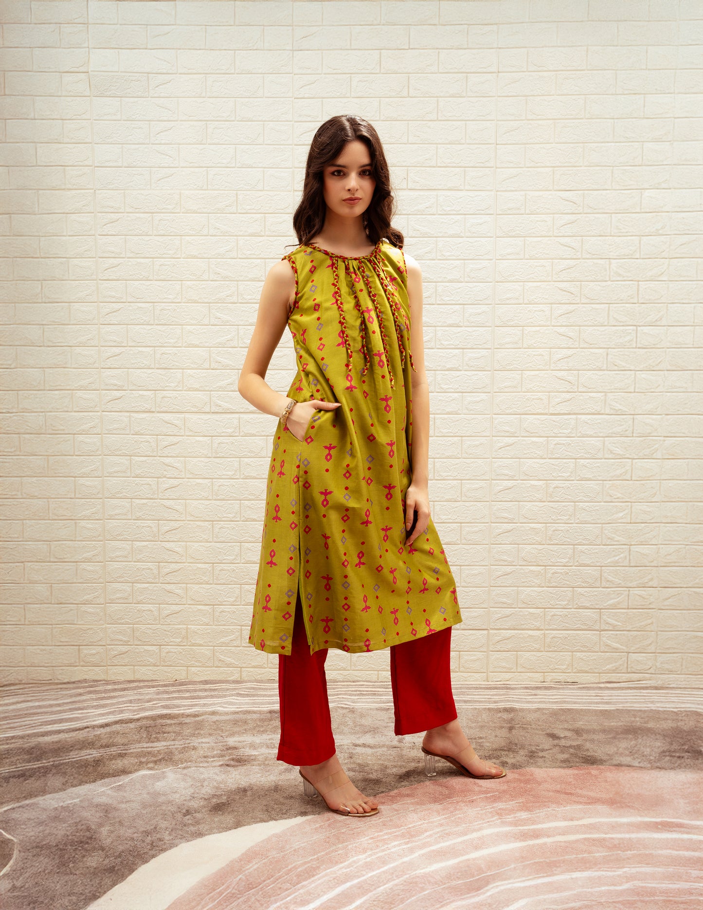 Sleeveless Gathered Printed Kurta